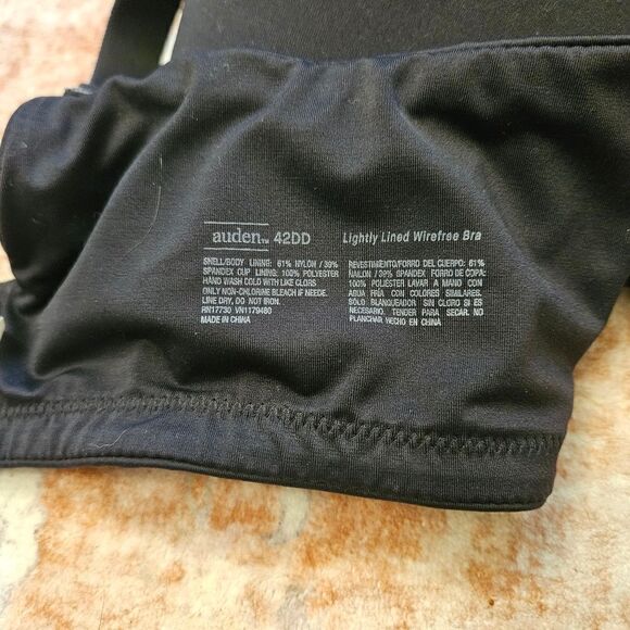 Auden Wireless Bra - Picture 4 of 5